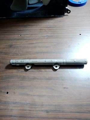 Carril de combustible derecho Toyota Avalon Camry 1997-2004 23814-20021 Foto 1 de 4