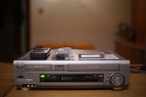 Sony WV-TW2 Hi8 8mm VHS Videorecorder Video Deck Player AC 100V getestet - Bild 1 von 6
