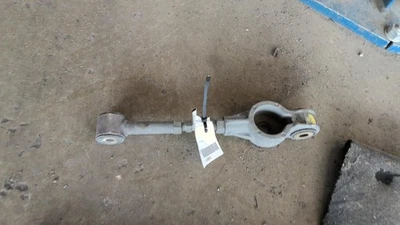 Brazo de control inferior delantero trasero usado para: Chrysler Sebring Locat 2001 Foto 1 de 4