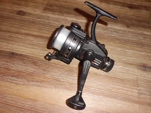 Vintage SHAKESPEARE Sigma Pro 050 Spinning Reel made in Japan- 2300 Series - Picture 1 of 10