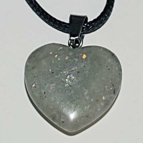 VETEMENTS Collana con ciondolo cuore in labradorite con cavo regolabile da 19 pollici