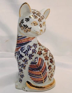 Cat Figurine Handpainted Imari Neko Porcelain - Picture 1 of 6
