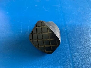 VW GOLF MK7 Audi A3 8V MANUAL BRAKE PEDAL RUBBER COVER 5Q0721173 - Picture 1 of 3