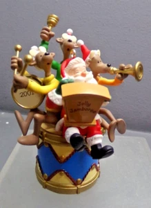 HALLMARK RECUERDO NAVIDAD 2001 ADORNO KRIS & THE KRINGLES JOLLY JAMBOREE - Imagen 1 de 6