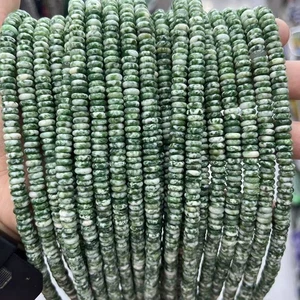 Cuentas espaciadoras de disco Heishi rondelle manchas verdes naturales de 2x6 mm para hacer joyas - Imagen 1 de 5