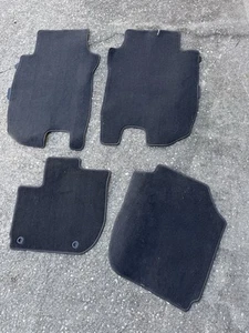 Juego de 4 alfombrillas de nailon negras Honda HR-V 2016-2024 usadas - Imagen 1 de 7