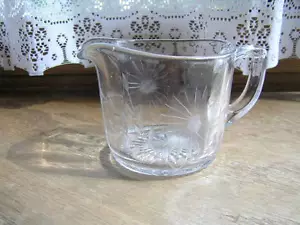 Vintage Milchkännchen aus geätztem Glas - Bild 1 von 3