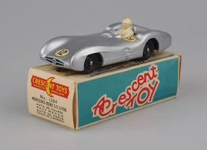 CRESCENT TOYS (1284) Mercedes Benz 2,5 litri racing car argento - Foto 1 di 4