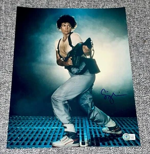 Autógrafo firmado de Sigourney Weaver 11x14 foto alienígena Ellen Ripley promoción BAS C - Imagen 1 de 3