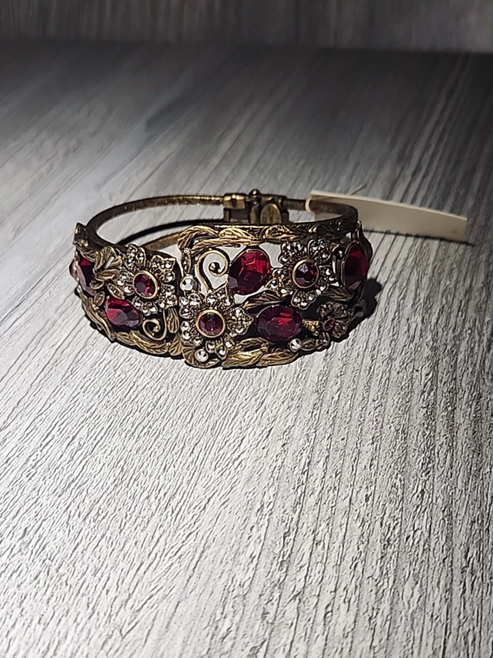 Brazalete de piedra roja Sweet Romance Foto 1 de 4