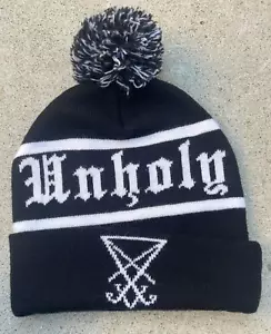 Cappello Unholy Beanie Multicolore Spell-Out Taglia Unica Nappa Metallo Nero Gotico Scuro - Foto 1 di 7