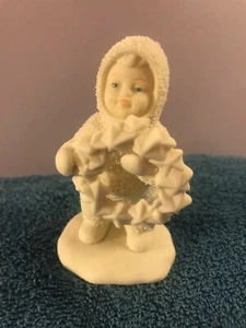 Figura de ángel Department 56 Snowbabies sostiene corona de estrellas MAX4000 - Imagen 1 de 8