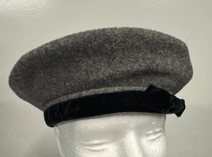Vintage Kangol Made in UK Gray Wool Beret Cap Velvet Trim Hat Size Medium - Picture 1 of 9