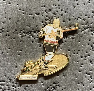 Phoenix Coyotes #7 Keith Tkachuk Signature Player NHL Hockey Pin - Imagen 1 de 2