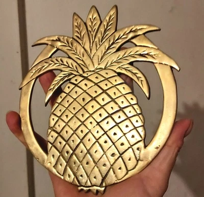 Винтажная травленая латунная накидка на ананас, ножка 7 x 6 дюймов, декор кухни фермерского дома - Изображение 1 из 4