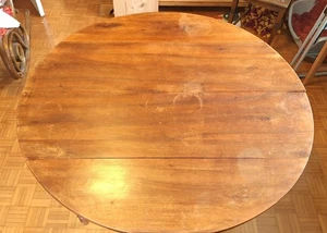 Antiker Tisch Nussbaum ○124 cm - Bild 1 von 10