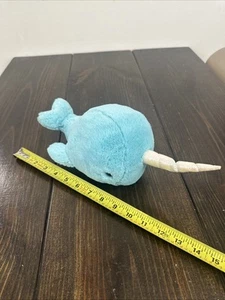 Jellycat Aqua sorbetto marino blu verde acqua narvalo peluche corno iridescente vita marina - Foto 1 di 8