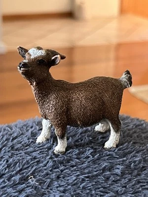 Schleich - Dwarf Goat Figurine toy model 13715 - image 1 of 4