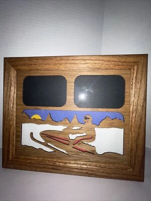 "Marco de fotos temático de moto de nieve contiene dos fotos de 4,5x3"" madera recortada deportes de invierno" Foto 1 de 4