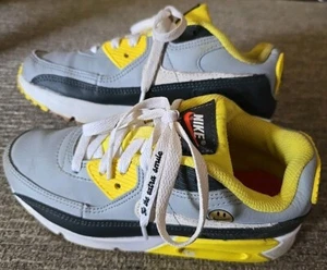 Nike Boys Girls Air Max 90 Gray Casual Shoes Sneakers 2Y  DQ0571-001 Smile - Picture 1 of 7
