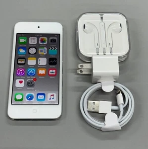Apple iPod Touch 6th Generation Silver (16 GB) - Picture 1 of 10