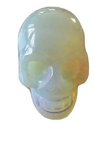 40mm Opalite Skull Hand Carved 40 mm - Picture 1 of 3