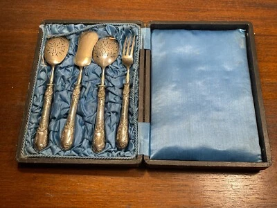 Scatola Da 4 Posate IN Vecchi Posate Mignardise IN Argento (10-21/A12) - Immagine 1 di 4