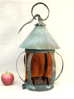 Antigua luz de porche de cobre colonial artesano con vidrio ámbar redondo desgastado Foto 1 de 4