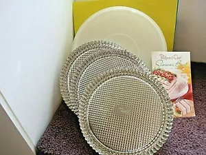Tupperware 12" Pie Taker & 3 Pampered Chef Flan Cake Pans + Cookbook Very Nice - Picture 1 of 11