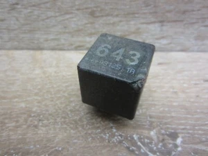 Relais 643 8K0951253 Audi A4 B8 8K Bj.08 - Picture 1 of 3
