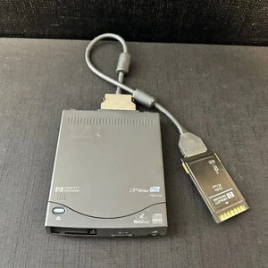 Lecteur de CD HP M820 SCSI vintage 1999 avec carte PCi SCSI pour ordinateurs portables. - Photo 1/10