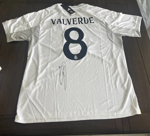 FEDERICO VALVERDE REAL MADRID AUTHENTIC AUTOGRAPH JERSEY SIGNED W/PROOF & COA - Picture 1 of 9
