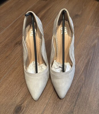 Women's Grey Suede Pointed Toe Stiletto Heel Pumps Size 8.5US NEW - Image 1 of 4