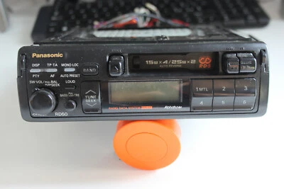 Autoradio cassette player PANASONIC RD50 con cavi ISO da collezione - Immagine 1 di 4
