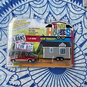 2002 '02 CHEVY SILVERADO TRUCK TINY HOUSES BARNS JOHNNY LIGHTNING DIECAST 2017 - Picture 1 of 3