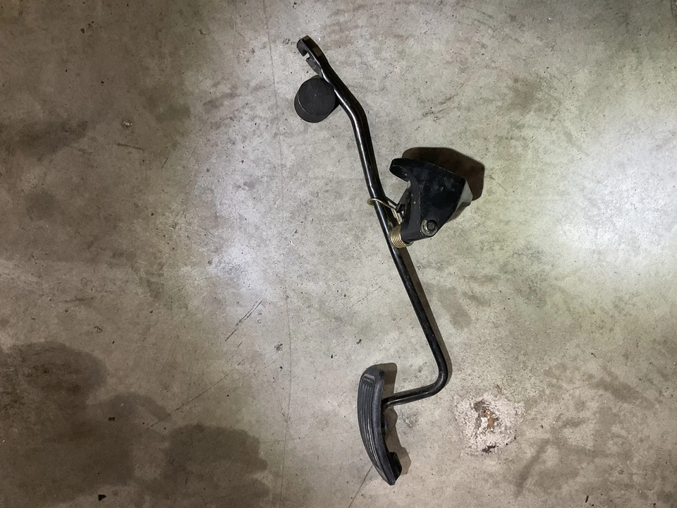 Pedal acelerador de gasolina Toyota MR2 MK1 AW11 1985-1989 OEM funciona 1985-89 pedal Mr2 Foto 1 de 2