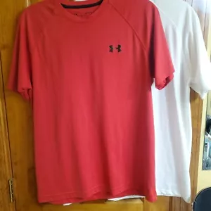 Under Armour UA Heatgear T Shirts (2) Adult Med (Red & White) Loose Fit Workout - Picture 1 of 6