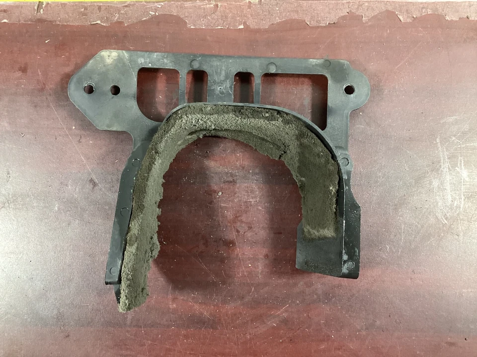 Cubierta del eje delantero derecho AUDI A4 2009-2016 8K0863188B OEM. Foto 1 de 4