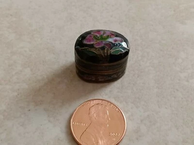 Antigua caja china de píldoras/tabaco floral en miniatura esmaltada Cloisonne c. 1930 Foto 1 de 4