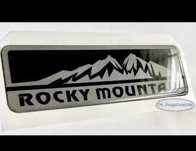 EMBLEMA DE MONTAÑA ROCOSA PARA JEEP WRANGLER GRAND CHEROKEE LIBERTY NUEVO DE FABRICANTE ORIGINAL SIN USAR Foto 1 de 4