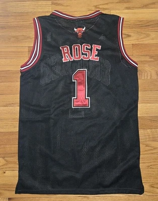 Camiseta alternativa Derrick Rose Chicago Bulls Adidas NBA Authentics preta tamanho 52 - Imagem 1 de 4