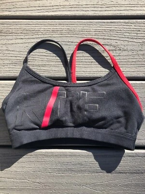 Sujetador deportivo Reebok para mujer talla XS CrossFit acolchado gráfico ~negro/rojo~ Foto 1 de 4