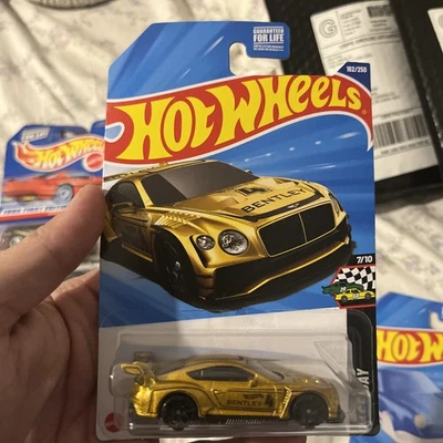 Hot Wheels 2018 Bentley Continental GT3 - Imagem 1 de 4