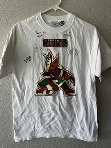 Vintage 90s NHL CCM Phoenix Coyotes Hockey Men’s T Shirt Medium Signed Autograph - Picture 1 of 4