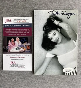 AMERICAN MODEL- VIKKI DOUGAN AUTOGRAPH 4x6 PORTRAIT PHOTO JSA AK73475 - Picture 1 of 1