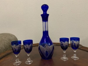 Decantador y vasos cordiales de cristal transparente azul cobalto bohemio 5 piezas - Imagen 1 de 19