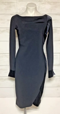 Vestido negro Chiara Boni La Petite talla 48 detalles de terciopelo cuello barco Foto 1 de 4