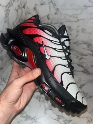 Nike TN Black Red - Photo 1/4