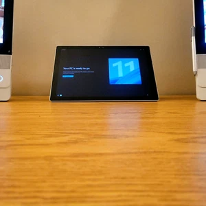 Surface Pro 5 | i7 | Windows 11 Pro 24H2 | MS Office 2024 | 8GB | 256GB | +Dock - Picture 1 of 6