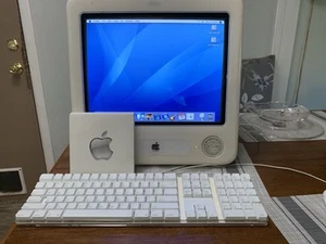 Apple Macintosh eMac A1002 Power PC w Keyboard & Mouse Dual Boot W/original Soft - Picture 1 of 24